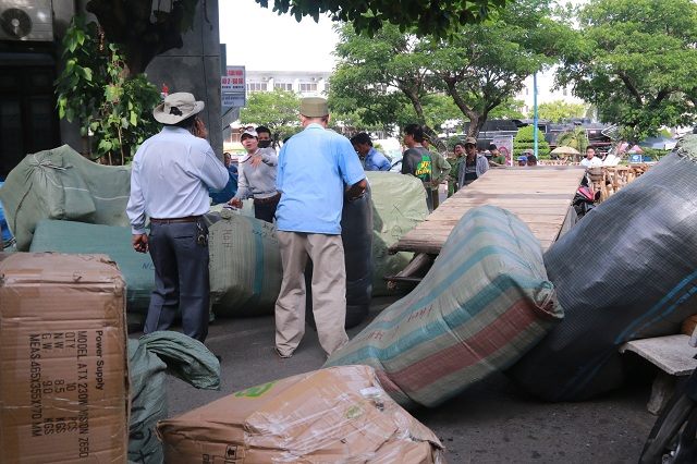 Tin nhanh - Kịp thời ngăn chặn 10 tấn hàng lậu ‘tuồn’ vào thị trường Đà Nẵng