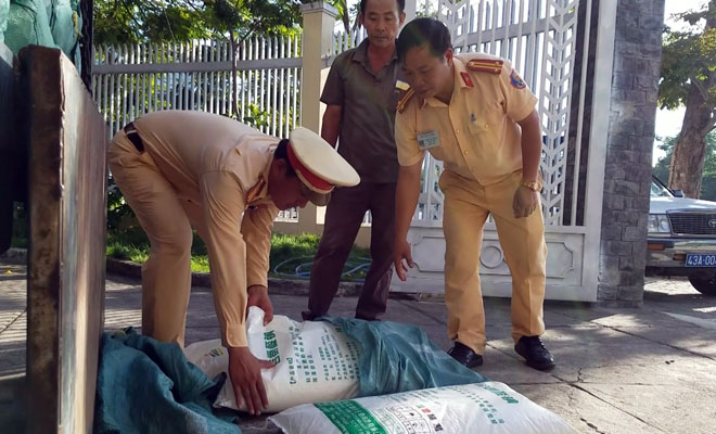 An ninh - Hình sự - Đà Nẵng: Thu giữ 1 tấn bột ngọt có bao bì Trung Quốc