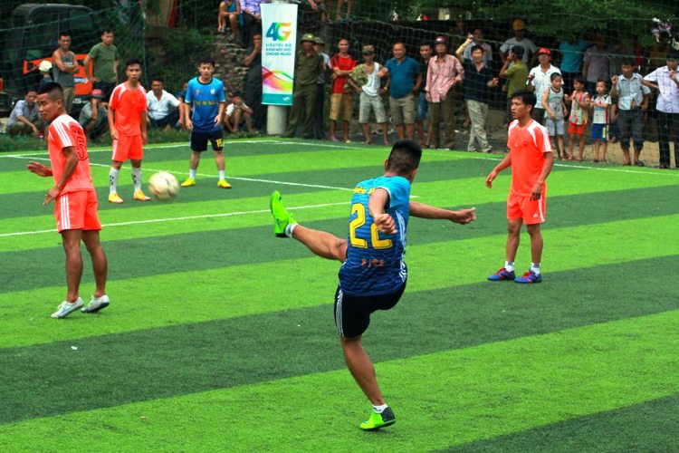 Bóng đá Việt Nam - Ấn tượng giải đấu bóng đá phủi tranh cúp Việt Nam Xanh tại phố núi 