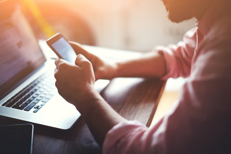 Đánh giá - Smartphone có phải 'kẻ thù' của công việc?