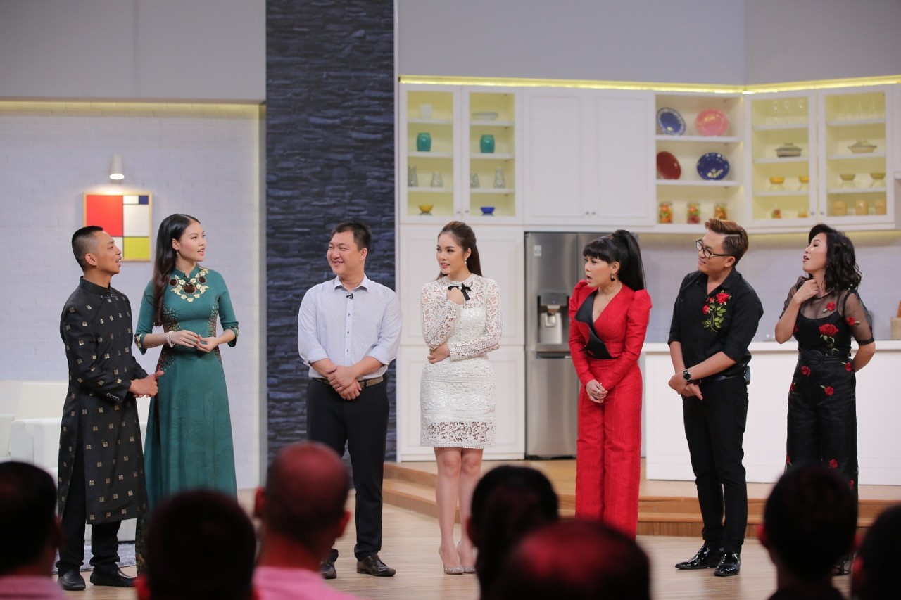 TV Show - Mỗi năm, chồng Dương Cẩm Luynh chi hơn 1 tỷ đồng mua hoa tặng vợ