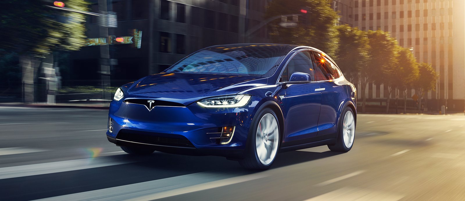 Thị trường - Clip: Tesla Model 3 đầu tiên lăn bánh tại nhà máy Freemont 