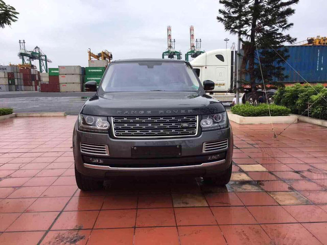 Thị trường - Range Rover SVAutobiography Hybrid đầu tiên được đưa về nước