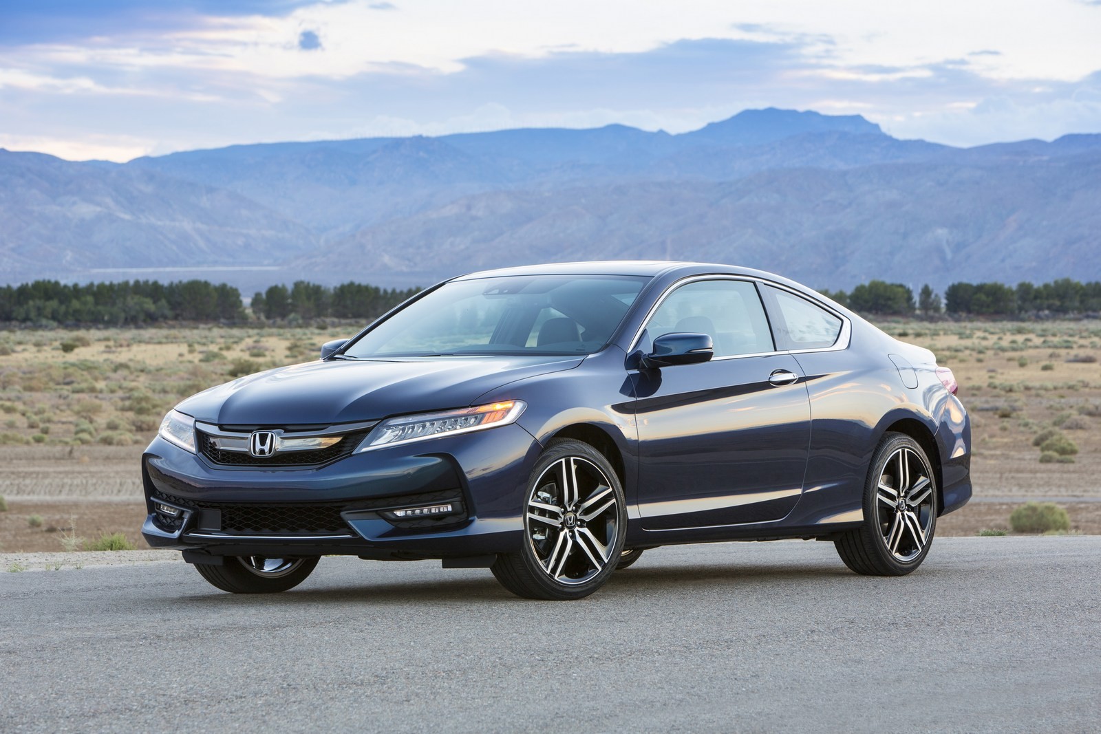 Thị trường - Honda Accord 2018 ra mắt âm thầm 'giết chết' Accord coupe