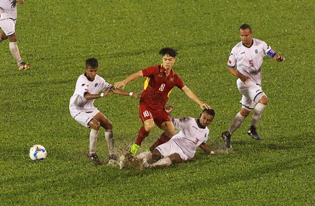 Bóng đá Việt Nam - U22 Việt Nam 4–0 U22 Đông Timor: Hai ngôi sao rực sáng