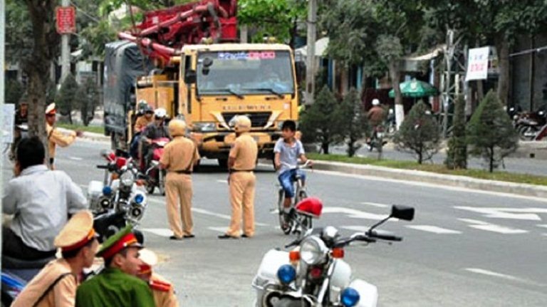 An ninh - Hình sự - Quảng Trị: Tạm đình chỉ công tác 5 CSGT 