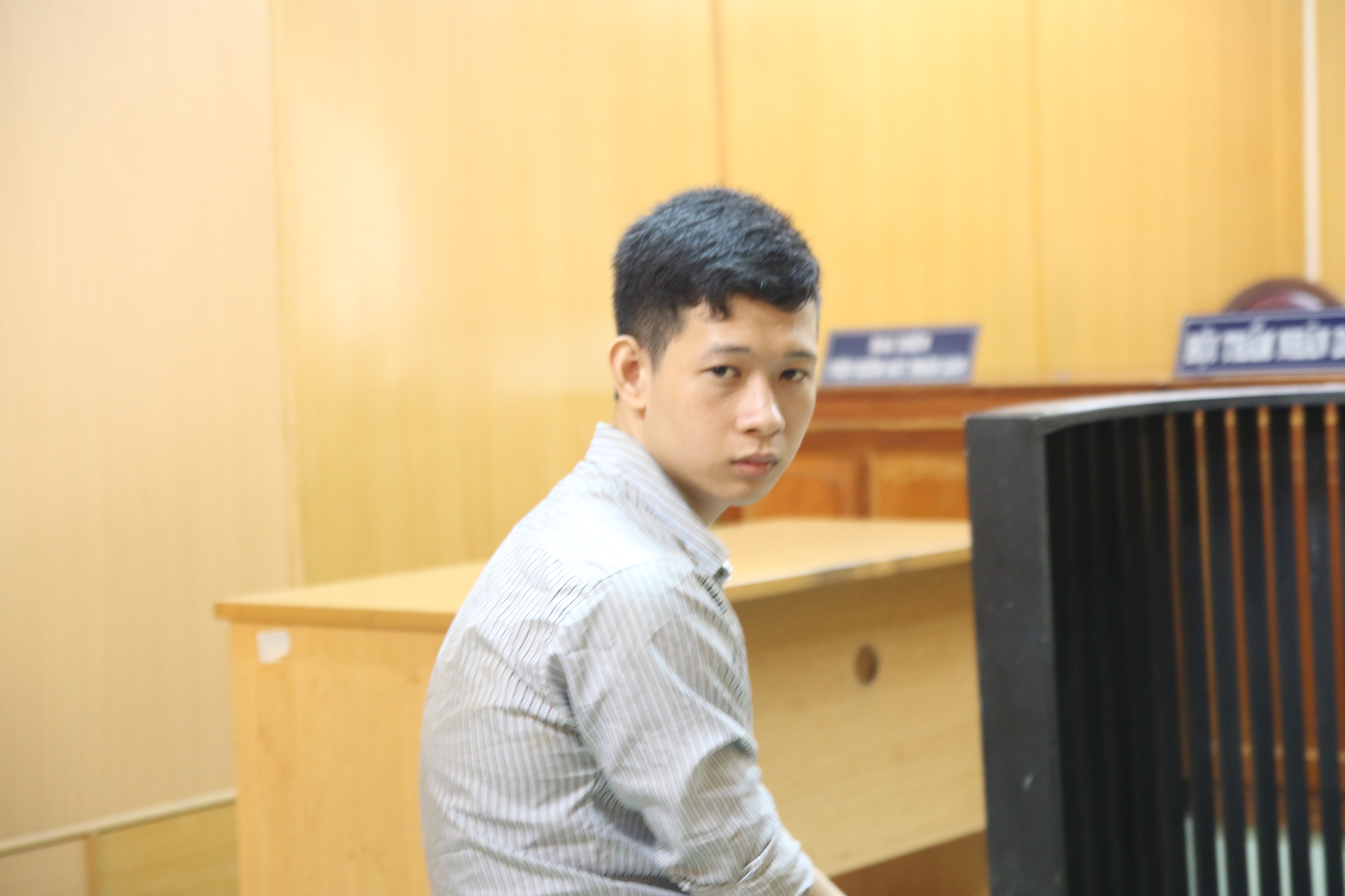 Hồ sơ điều tra - Thanh niên dùng dao tự vệ đâm chết người được chuyển tội danh