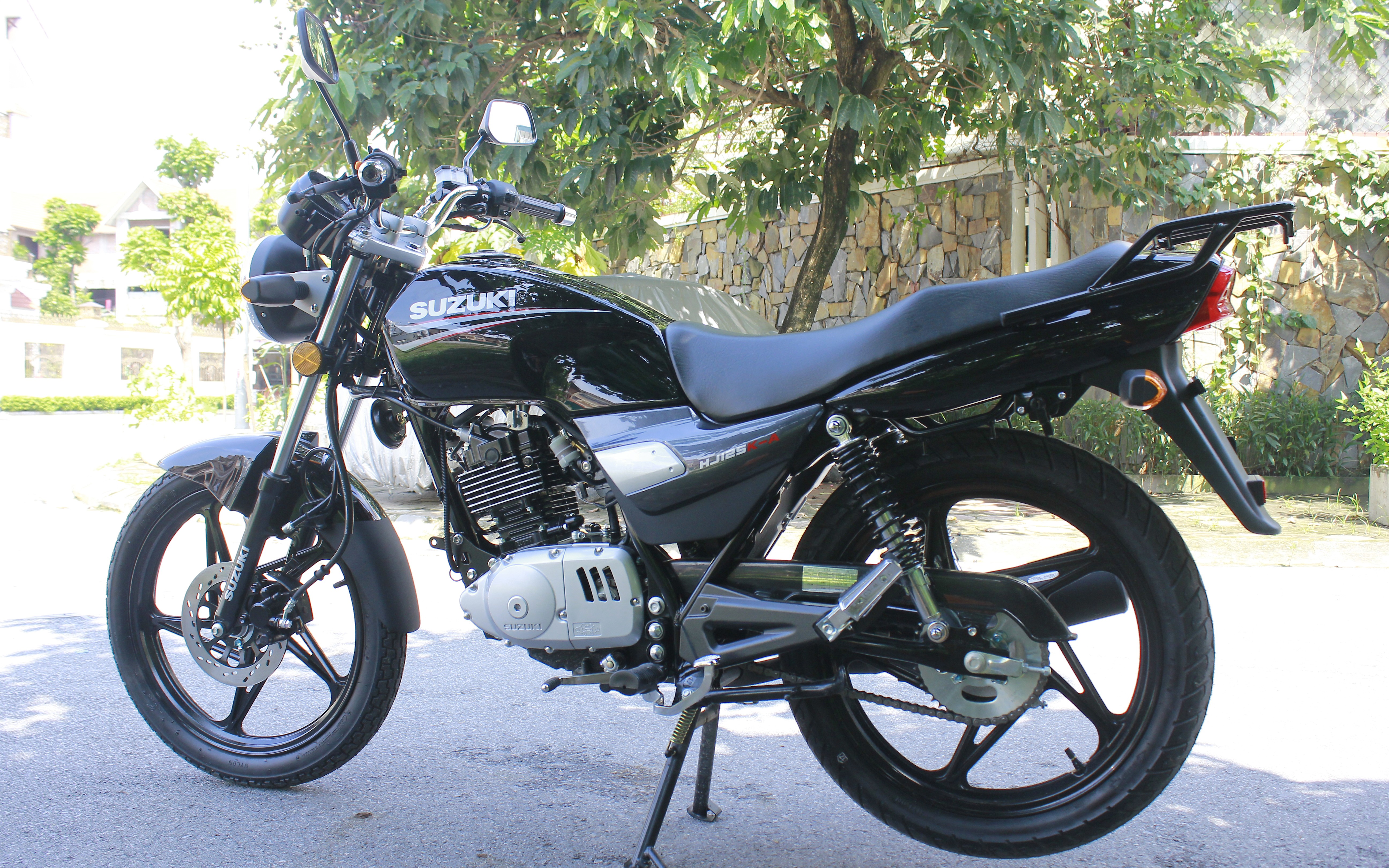 Ô tô-Xe máy - Cận cảnh chi tiết côn tay Suzuki HJ125K-A giá rẻ chỉ 30 triệu đồng (Hình 3).