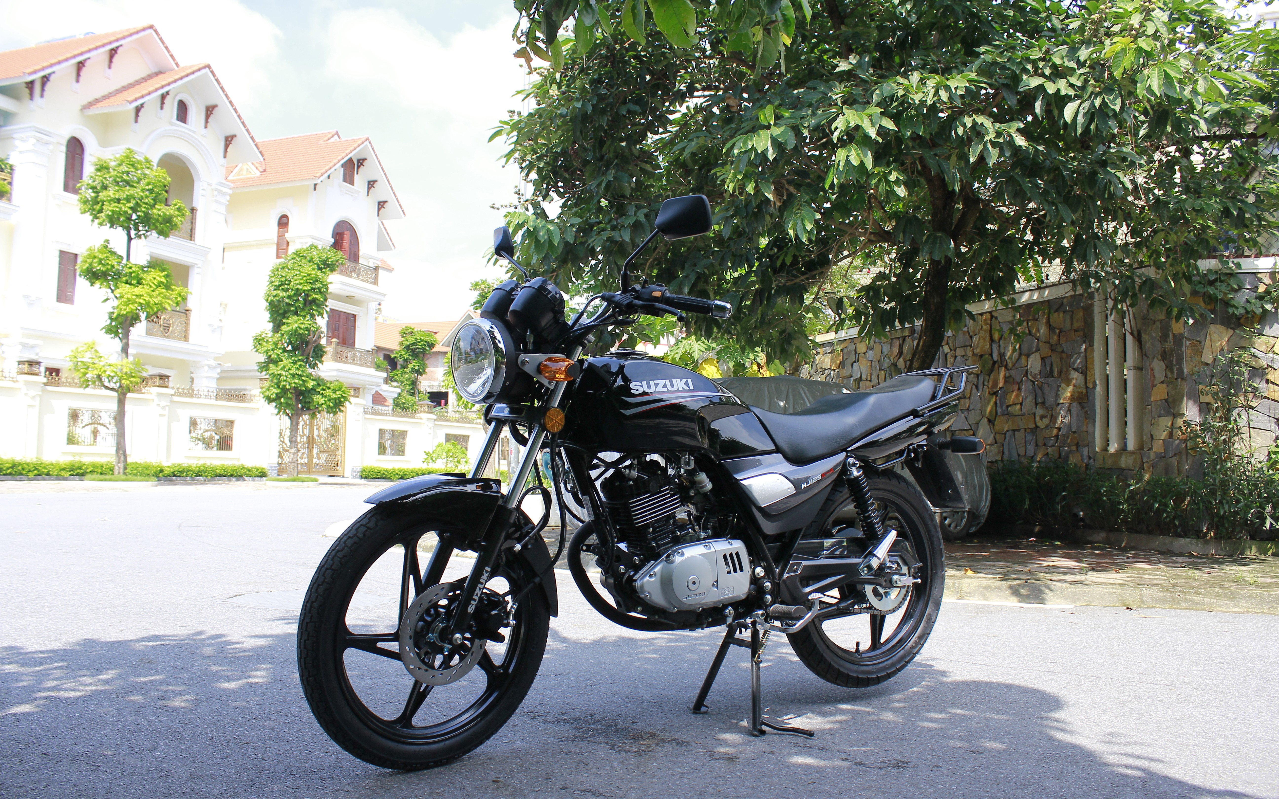 Ô tô-Xe máy - Cận cảnh chi tiết côn tay Suzuki HJ125K-A giá rẻ chỉ 30 triệu đồng (Hình 5).