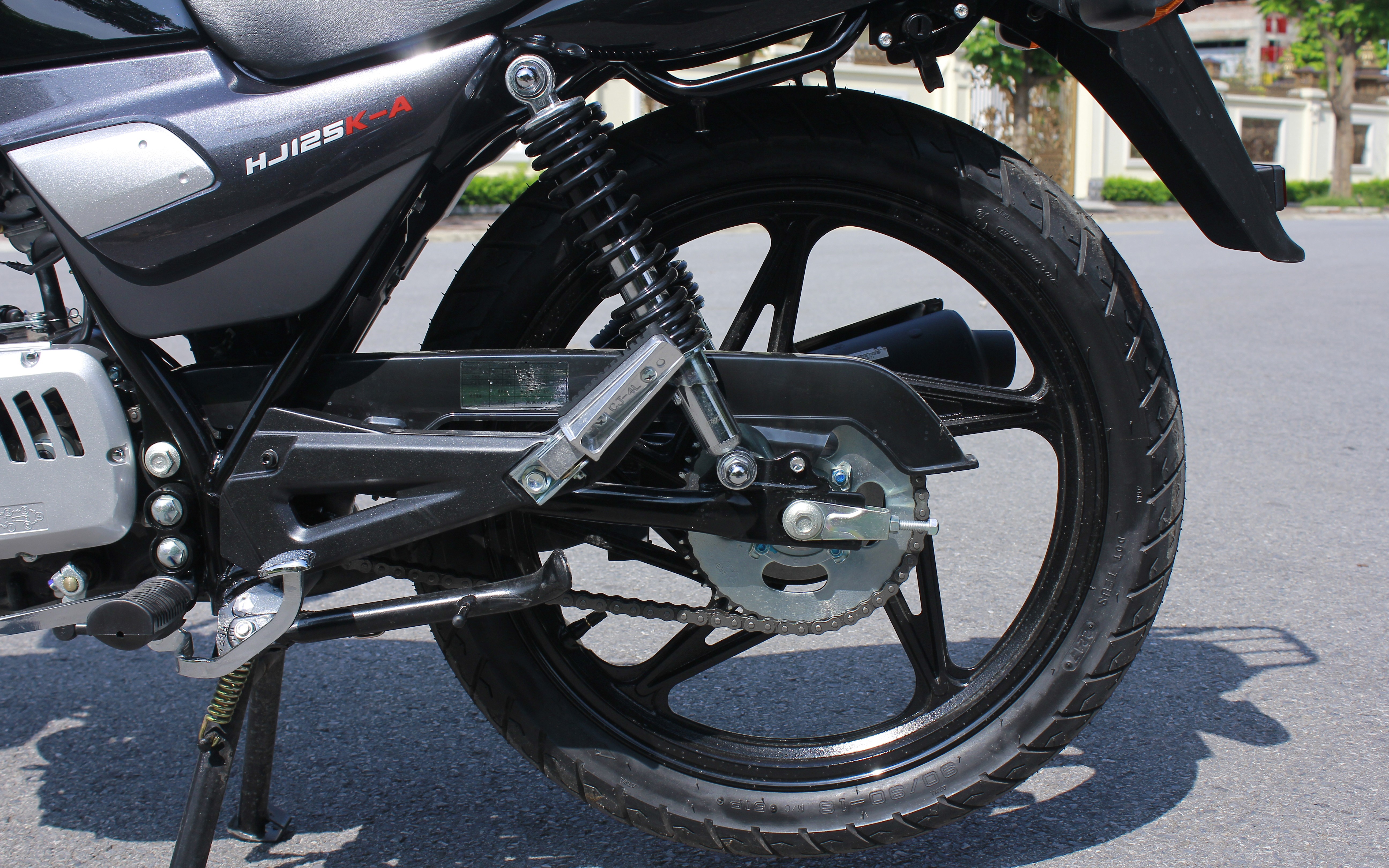 Ô tô-Xe máy - Cận cảnh chi tiết côn tay Suzuki HJ125K-A giá rẻ chỉ 30 triệu đồng (Hình 11).