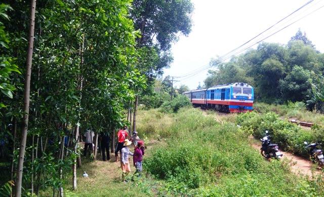 Xã hội - Băng qua đường sắt, một người đàn ông bị tàu tông tử vong