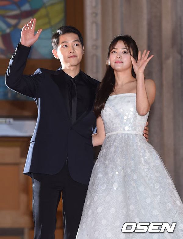 Ngôi sao - Song Joong Ki - Song Hye Kyo tuyên bố kết hôn vào tháng 10