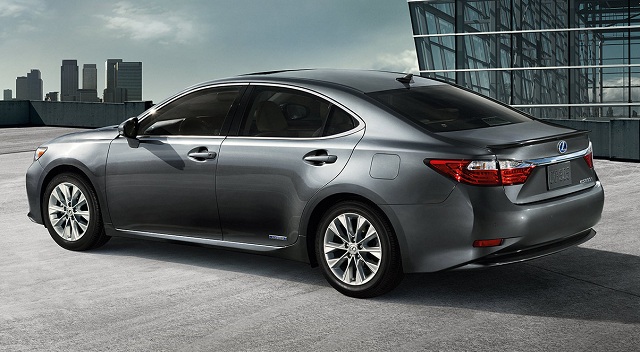 Thị trường - 1.760 xe Lexus ES 350 2017 bị triệu hồi do lỗi hệ thống lái