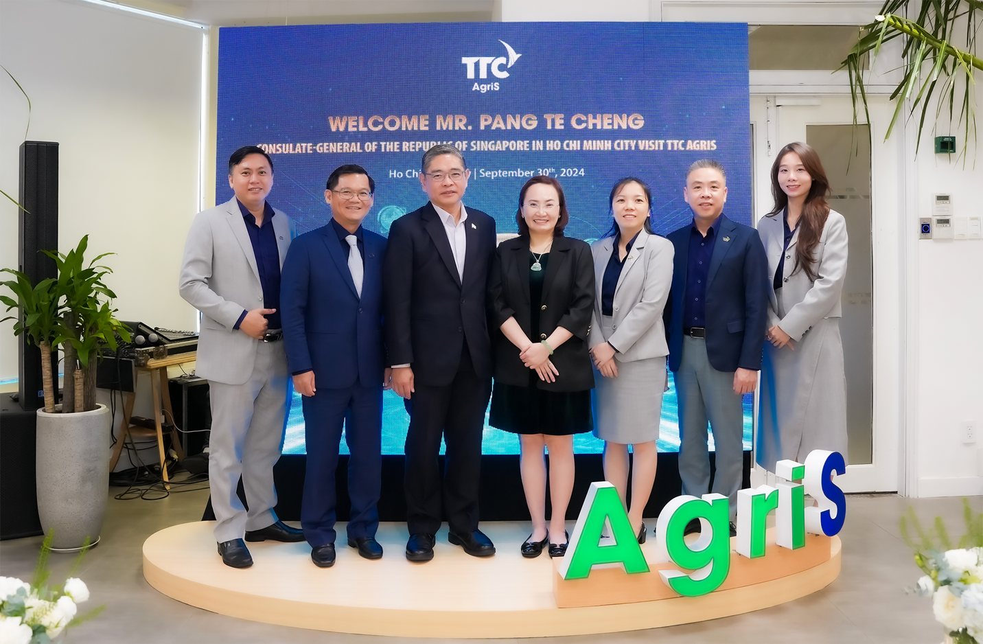 Tổng Lãnh sự Singapore tại TP.HCM đánh giá cao chiến lược phát triển nông nghiệp đa phương từ TTC AgriS- Ảnh 1.