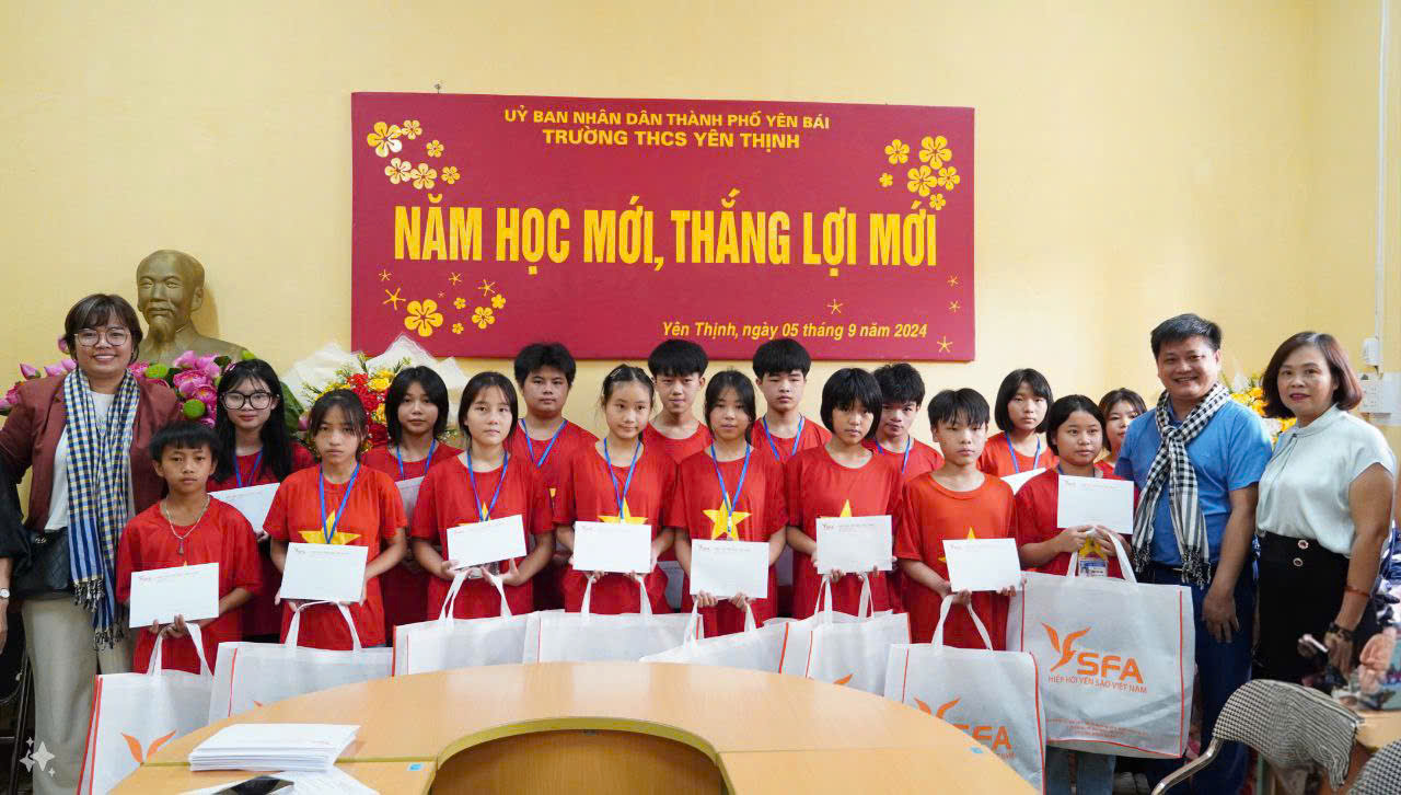 Hiệp hội Yến Sào Việt Nam chung tay "Tiếp bước em đến trường" tại Yên Bái sau siêu bão Yagi- Ảnh 3.