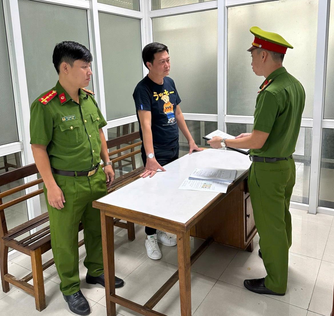 Bắt 2 kiến trúc sư lừa "chạy" dự án, chiếm đoạt 3,3 tỷ đồng- Ảnh 2.