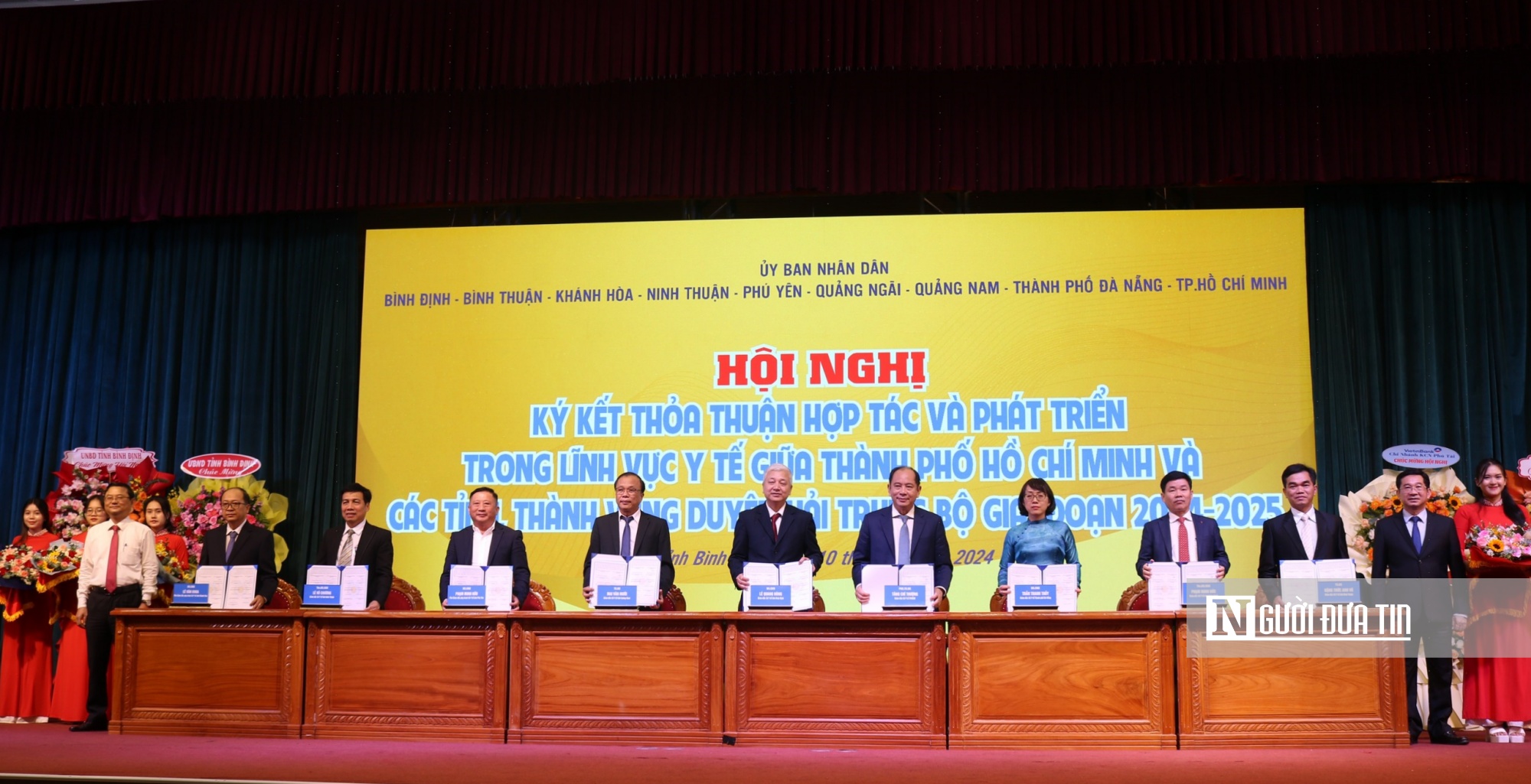 Sở Y tế Tp.Hồ Chí Minh và Sở Y tế các tỉnh, thành vùng Duyên hải Trung bộ ký ghi nhớ hợp tác phát triển y tế giai đoạn 2024-2025. Ảnh: Thu Dịu Sở Y tế Tp.Hồ Chí Minh và Sở Y tế các tỉnh, thành vùng Duyên hải Trung bộ ký ghi nhớ hợp tác phát triển y tế giai đoạn 2024-2025. Ảnh: Thu Dịu