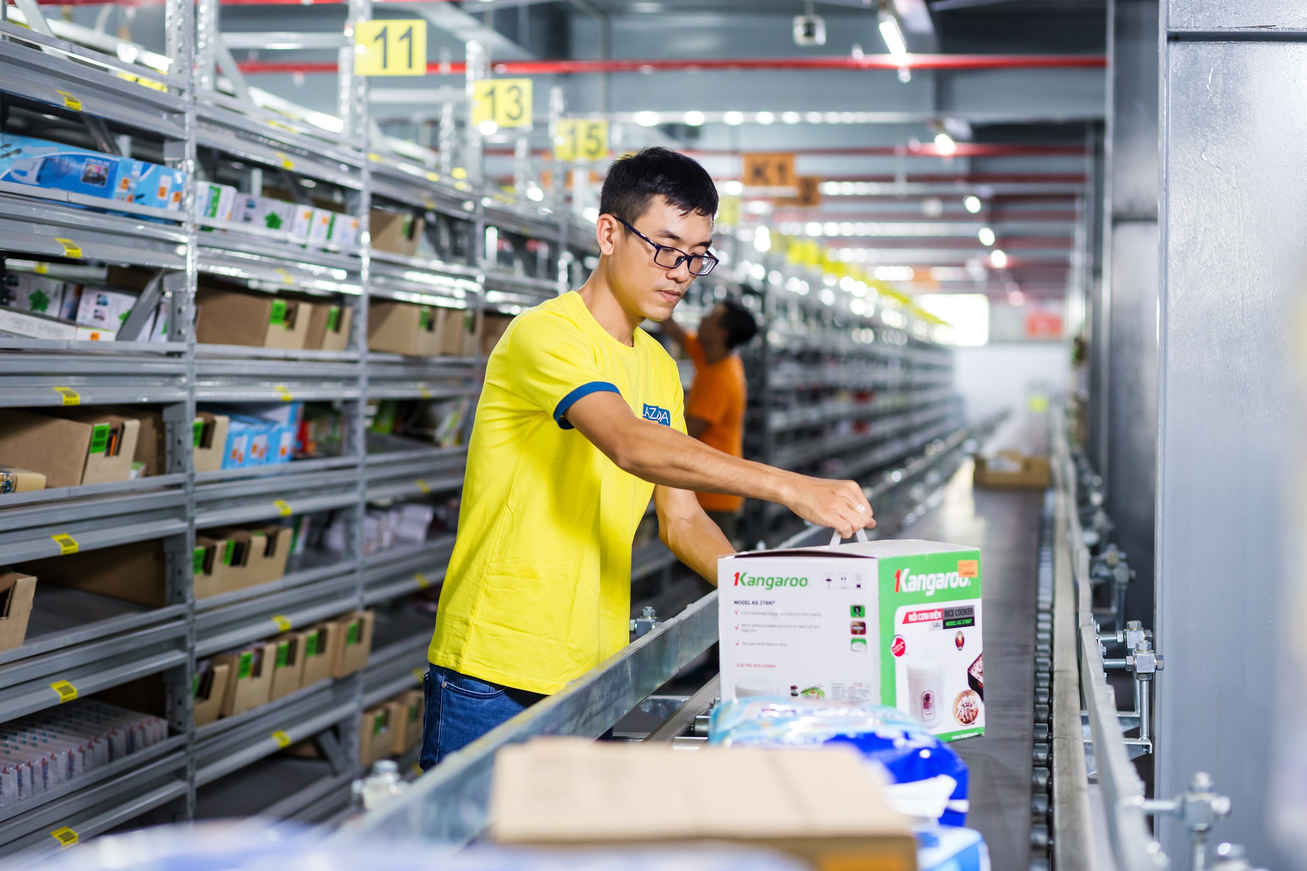 Thu hẹp khoảng cách số nhờ thương mại điện tử- Ảnh 4. Thu hẹp khoảng cách số nhờ thương mại điện tử- Ảnh 4.