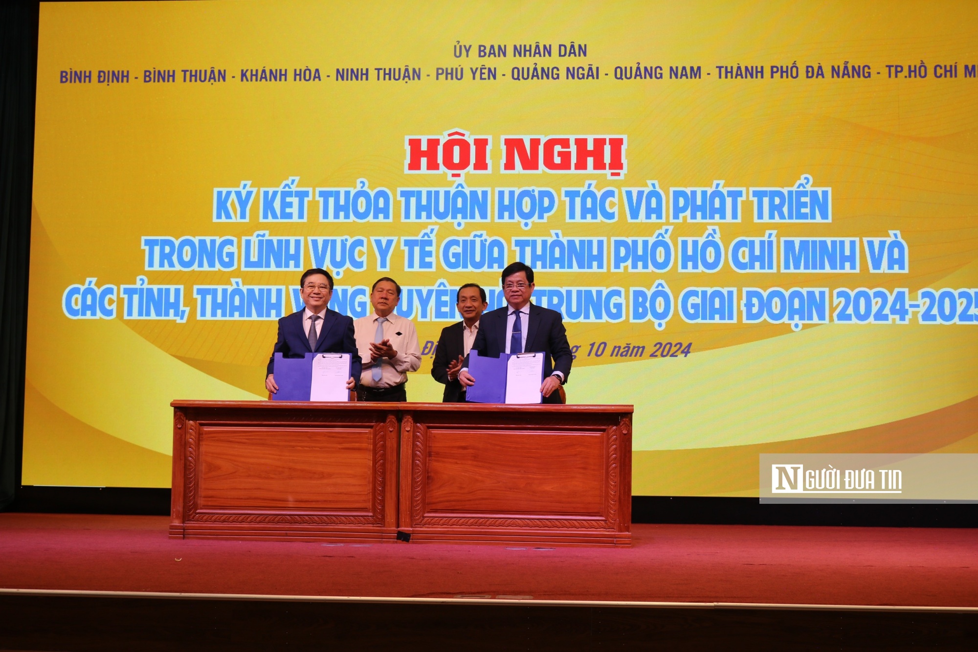 Ngành Y tế Tp. Hồ Chí Minh ký thỏa thuận hợp tác với ngành y tế các tỉnh Duyên hải Trung bộ. Ảnh: Thu Dịu Ngành Y tế Tp. Hồ Chí Minh ký thỏa thuận hợp tác với ngành y tế các tỉnh Duyên hải Trung bộ. Ảnh: Thu Dịu