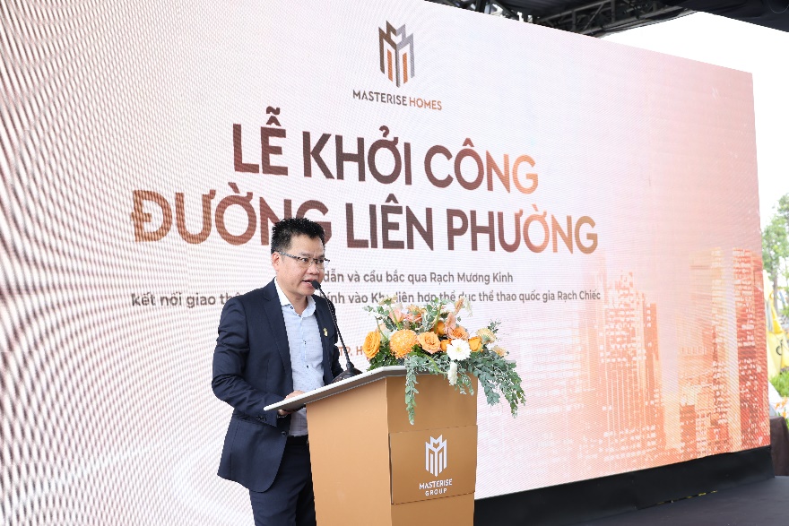 KHỞI CÔNG XÂY DỰNG ĐƯỜNG LIÊN PHƯỜNG: Đường dẫn và cầu bắc qua Rạch Mương Kinh - Ảnh 3. D:\OneDrive - MASTERISE GROUP CORPORATION\MINH\PROJECTS\TGC\EVENT\Oct_Khởi công đường Liên Phường\PR\TCBC\Lễ khởi công đường Liên Phường_10.10\The Global City_khởi công Liên Phường_Ông Võ Trí Anh.JPG