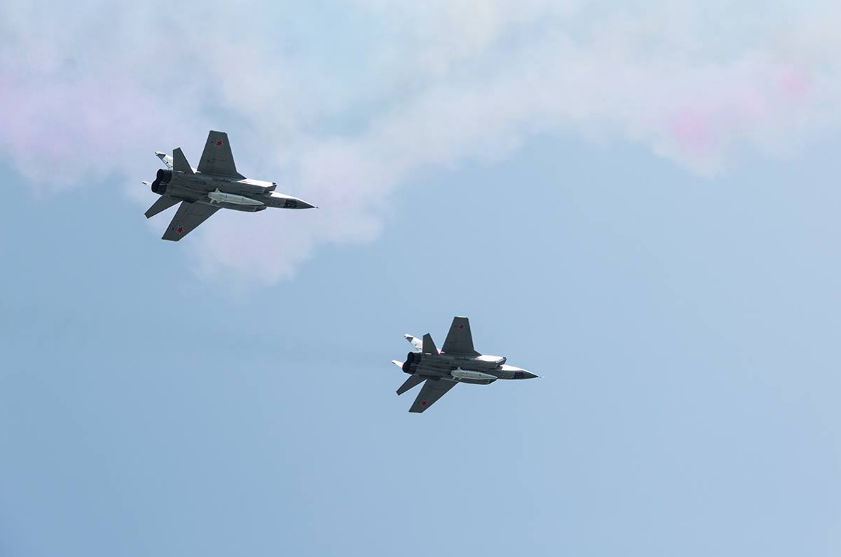 Rộ tin Nga triển khai tiêm kích đánh chặn siêu thanh MiG-31K tới Belarus- Ảnh 2. Rộ tin Nga triển khai tiêm kích đánh chặn siêu thanh MiG-31K tới Belarus- Ảnh 2.