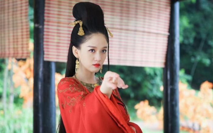 Ngỡ ngàng nhan sắc cam thường của Trần Kiều Ân ở tuổi 46- Ảnh 4.