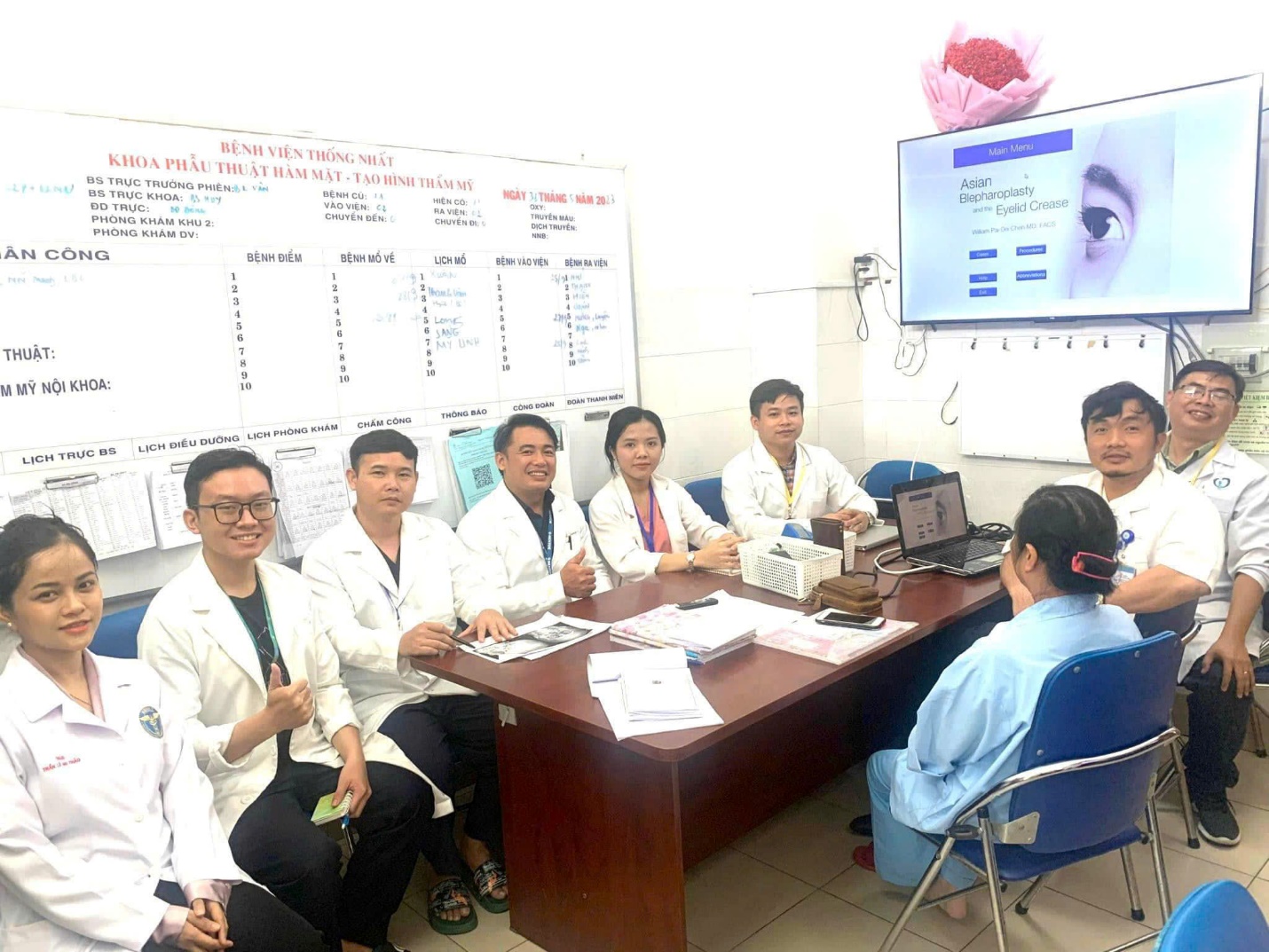 Bác sĩ Vũ Trọng Quỳnh–CEO Nha khoa Hoàng Gia: Mong muốn đem chuyên môn và y đức của mình để phục vụ người dân- Ảnh 6.