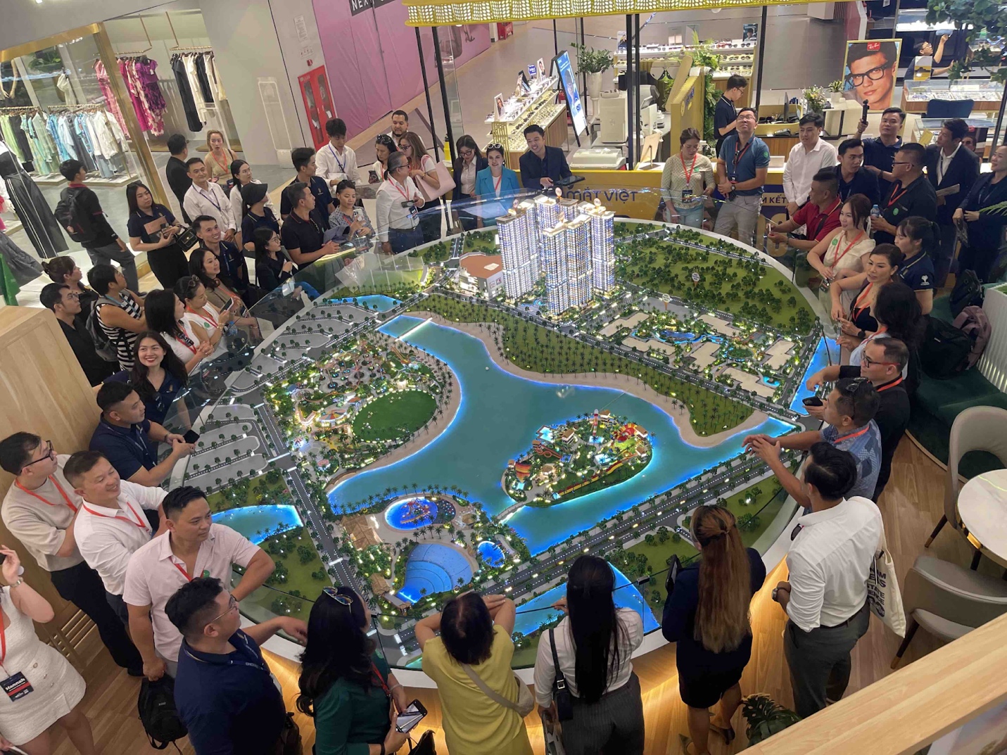 Cố vấn đầu tư của các nguyên thủ quốc gia: “Vinhomes Grand Park đang dẫn đầu thị trường và đi trước nhiều đối thủ”- Ảnh 2. Cố vấn đầu tư của các nguyên thủ quốc gia: “Vinhomes Grand Park đang dẫn đầu thị trường và đi trước nhiều đối thủ”- Ảnh 2.