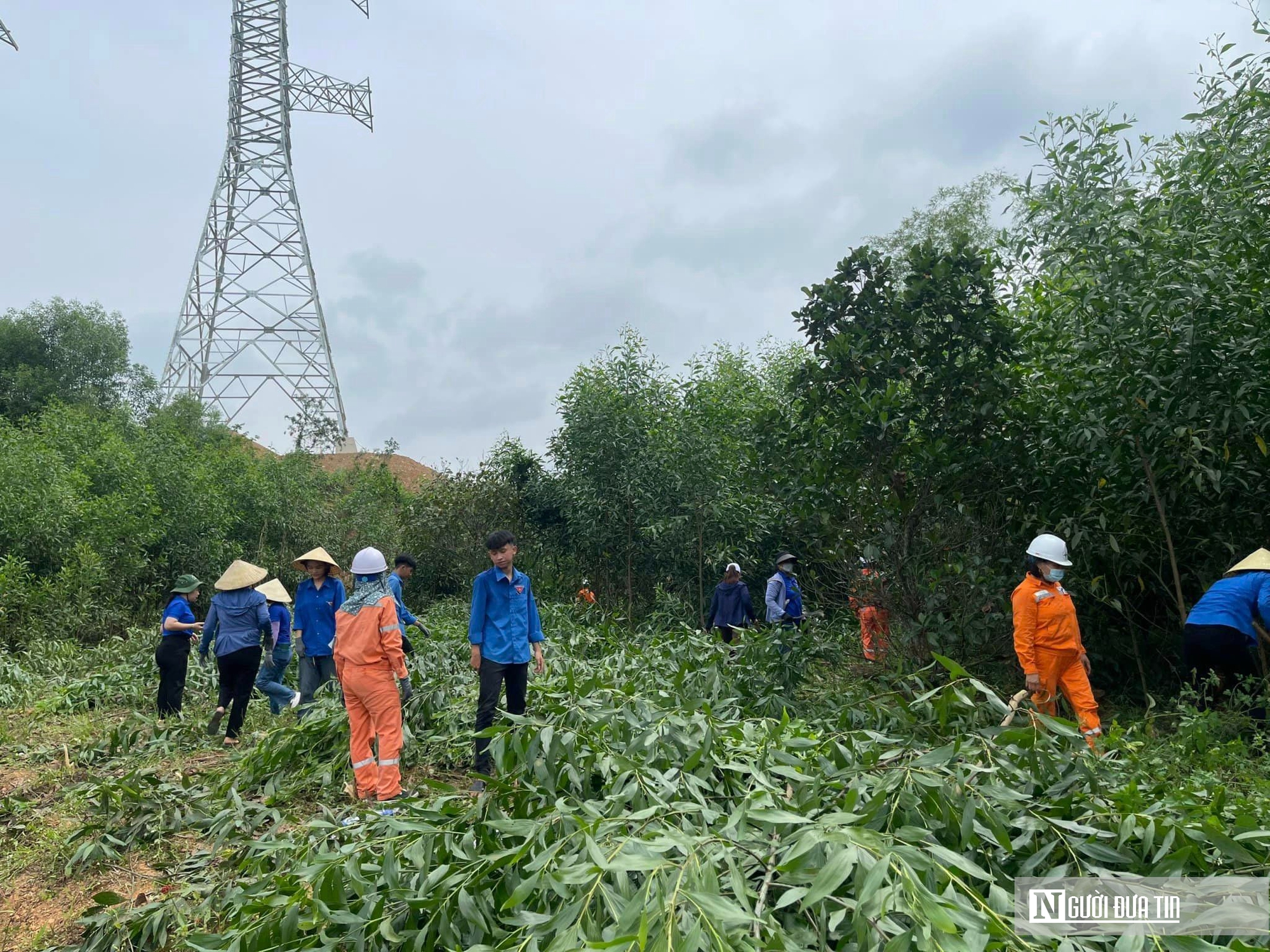 Thanh niên Nghệ An xung kích dựng xây đất nước – Bài 2: 30 ngày đêm tình nguyện “vượt nắng, thắng mưa”- Ảnh 1.