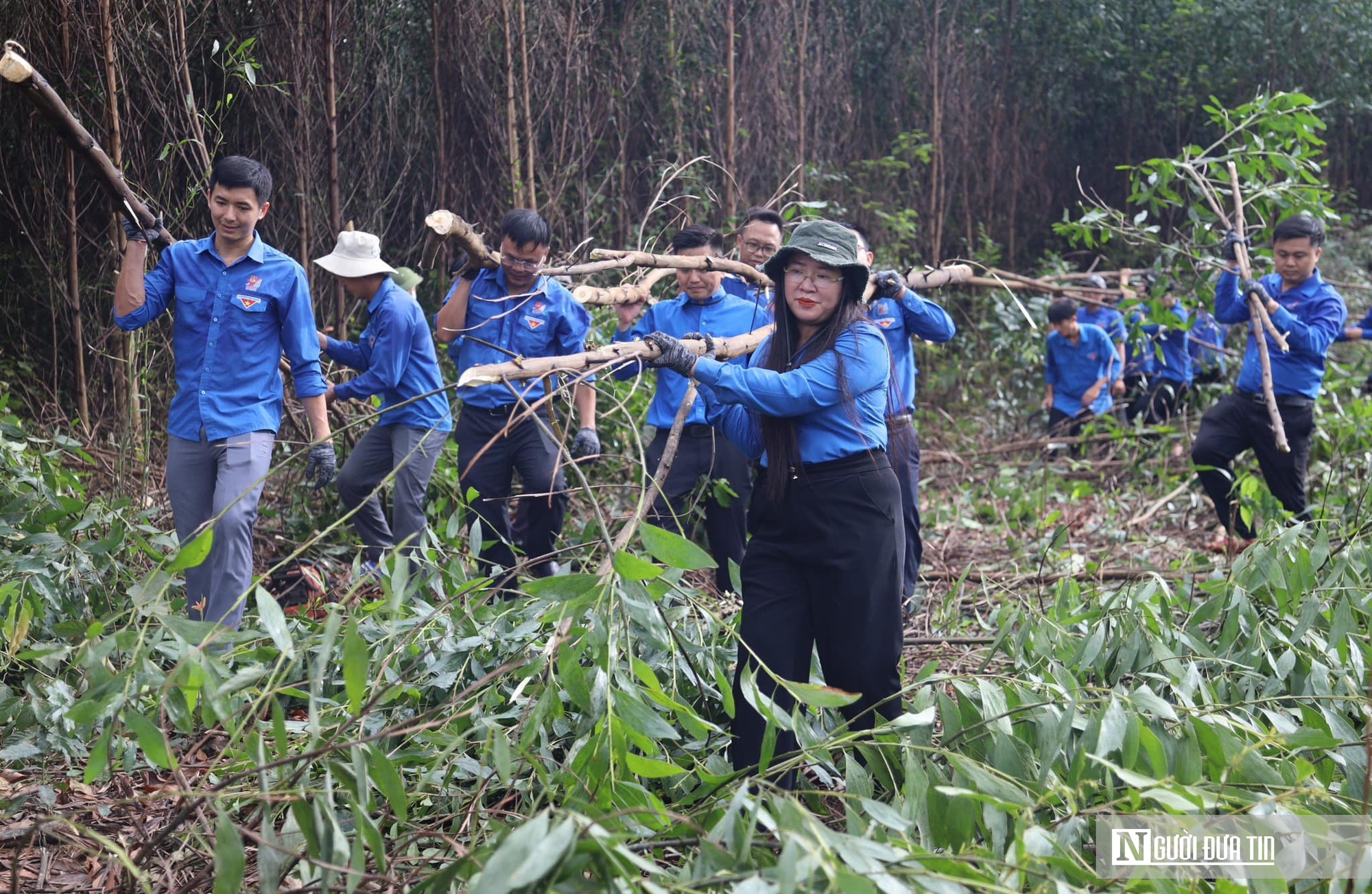 Thanh niên Nghệ An xung kích dựng xây đất nước – Bài 2: 30 ngày đêm tình nguyện “vượt nắng, thắng mưa”- Ảnh 2.