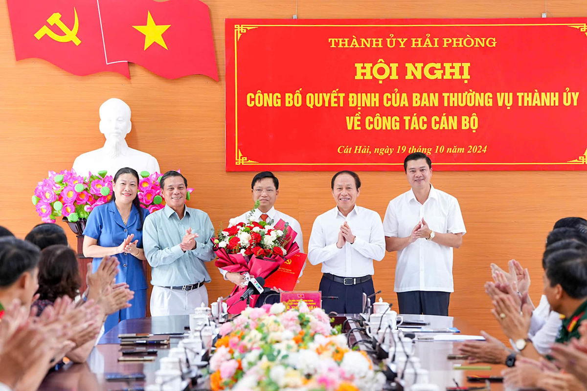 Hải Phòng bổ nhiệm lãnh đạo chủ chốt huyện Cát Hải- Ảnh 1.