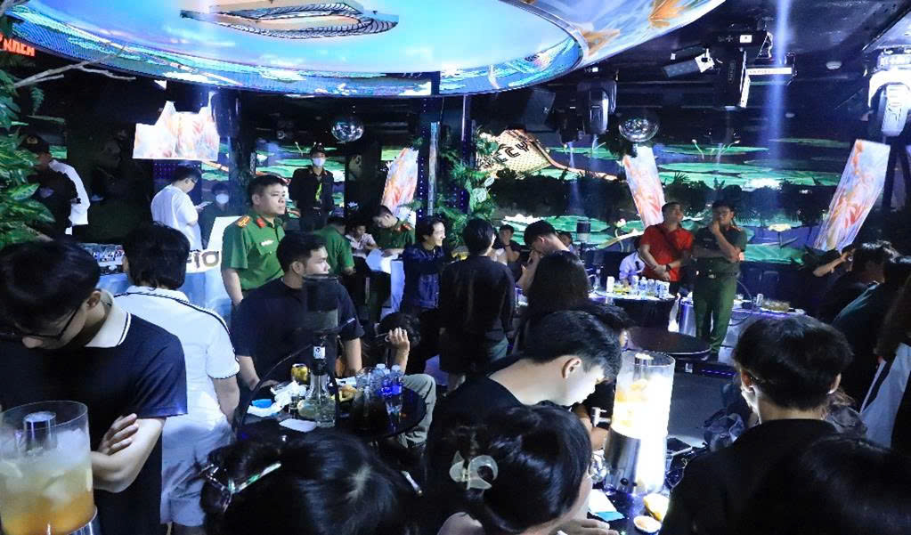 Phát hiện nhiều trường hợp dương tính với ma tuý tại các bar, beer club tại Đồng Nai- Ảnh 3.