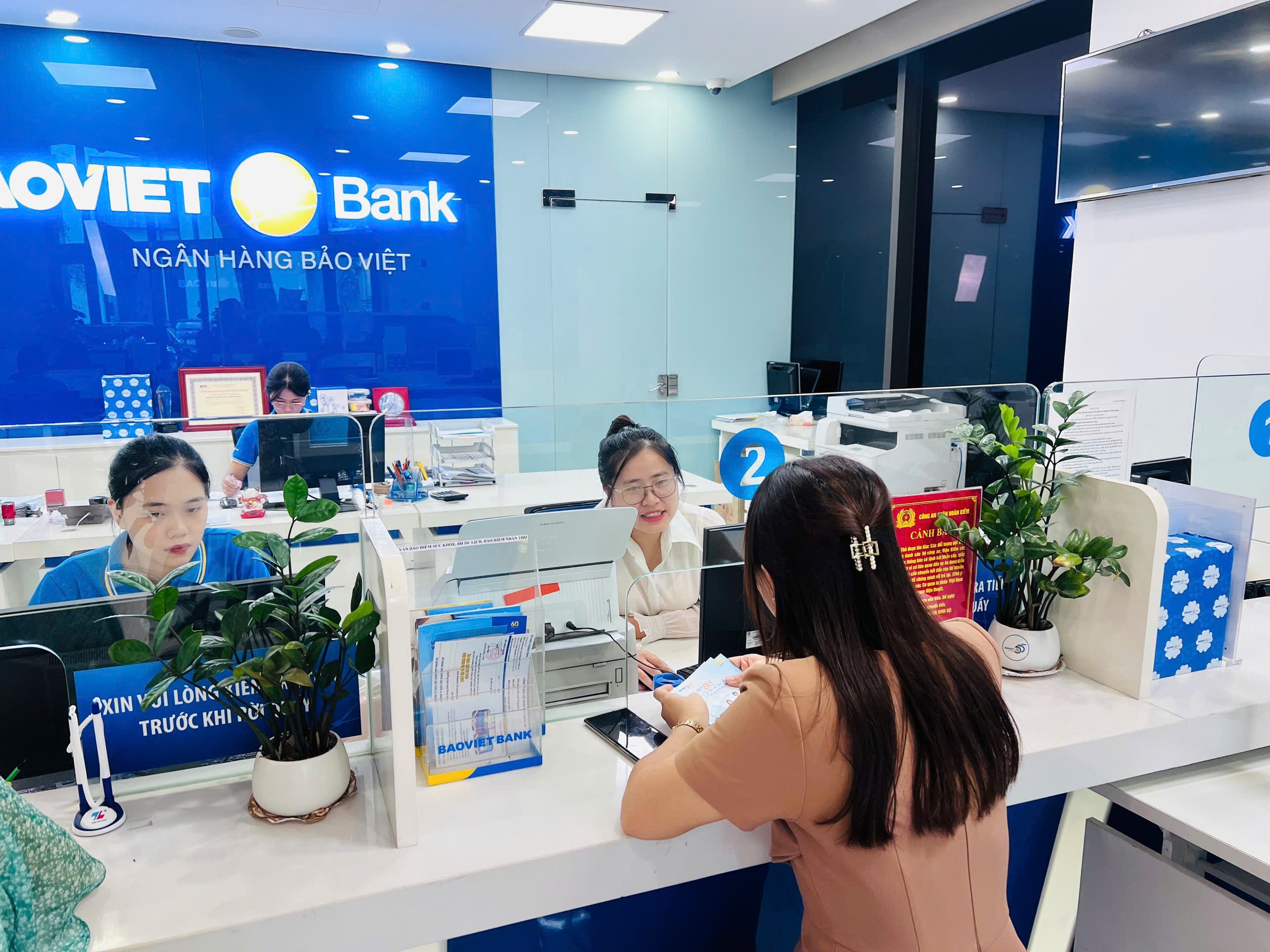 BAOVIET Bank: Phát triển ổn định trong 9 tháng đầu năm 2024- Ảnh 1.