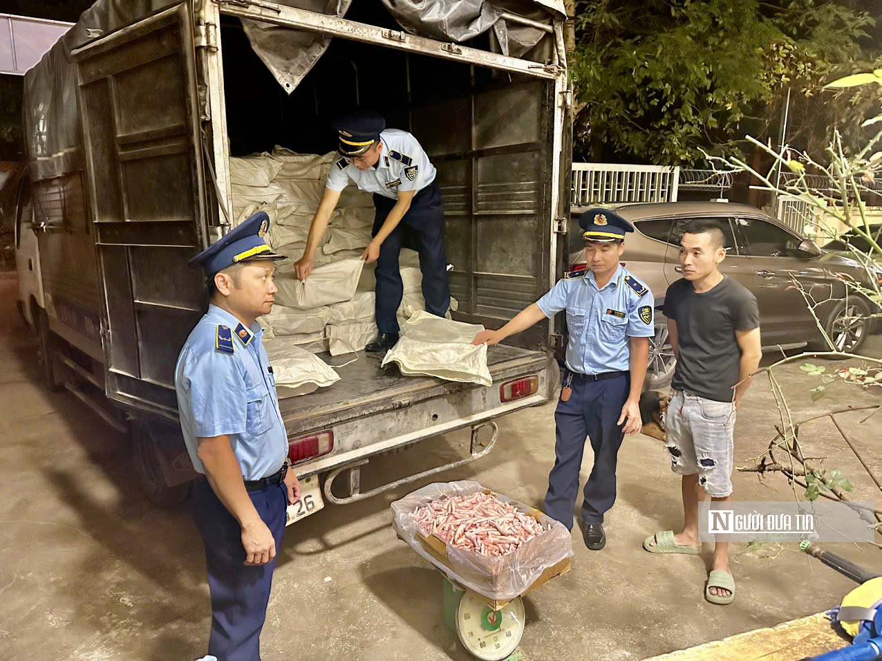 Lạng Sơn: Kịp thời ngăn chặn gần 1 tấn chân gà đông lạnh nhập lậu- Ảnh 2.