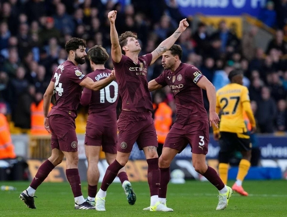 Man City chật vật đánh bại chủ nhà Wolves 2-1. (Ảnh :101 Great Goals)