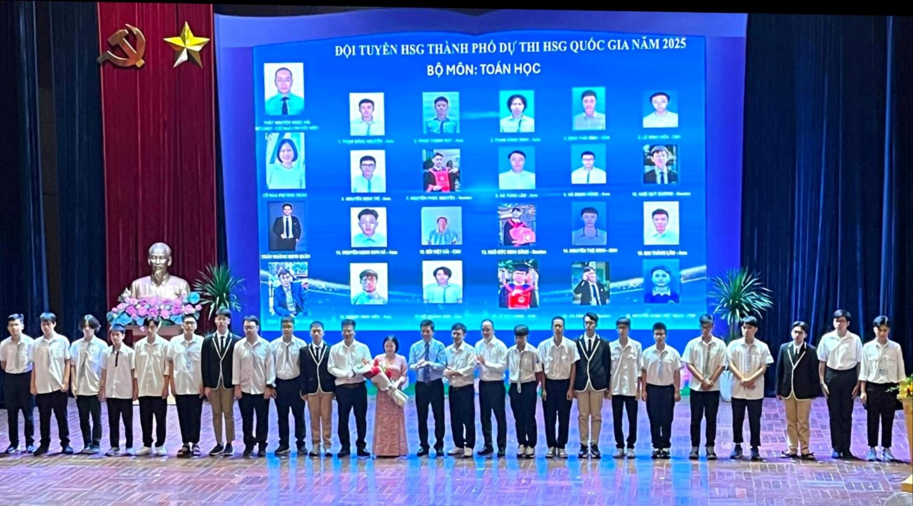 Hà Nội ra mắt 13 đội tuyển học sinh giỏi tham dự kỳ thi quốc gia năm học 2024-2025- Ảnh 2.