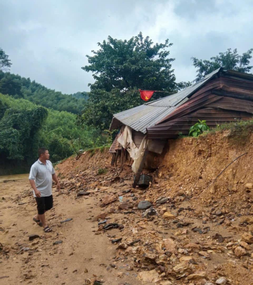 Không còn tàu thuyền trong vùng nguy hiểm, tạm dừng khai thác sân bay Đồng Hới- Ảnh 2.