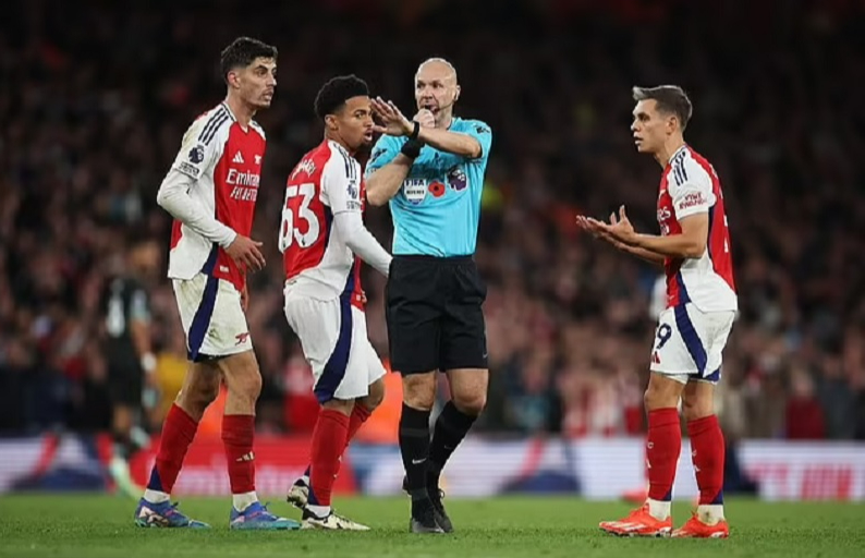 Arsenal đã 2 lần vươn lên dẫn bàn nhưng cả hai đều bị Liverpool gỡ hòa. (Ảnh: Getty Images) Arsenal đã 2 lần vươn lên dẫn bàn nhưng cả hai đều bị Liverpool gỡ hòa. (Ảnh: Getty Images)