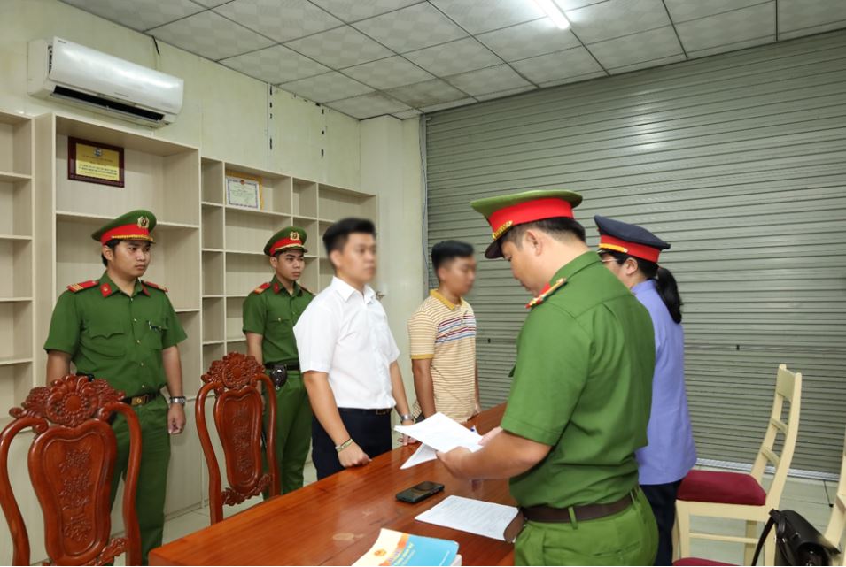 Hậu Giang: Khởi tố Phó giám đốc trung tâm đăng kiểm vì nhận hối lộ- Ảnh 1.