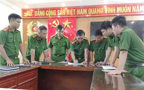 Thanh Hóa: 200 cảnh sát đồng loạt "cất vó" 13 điểm ma túy, bắt 29 đối tượng- Ảnh 1.