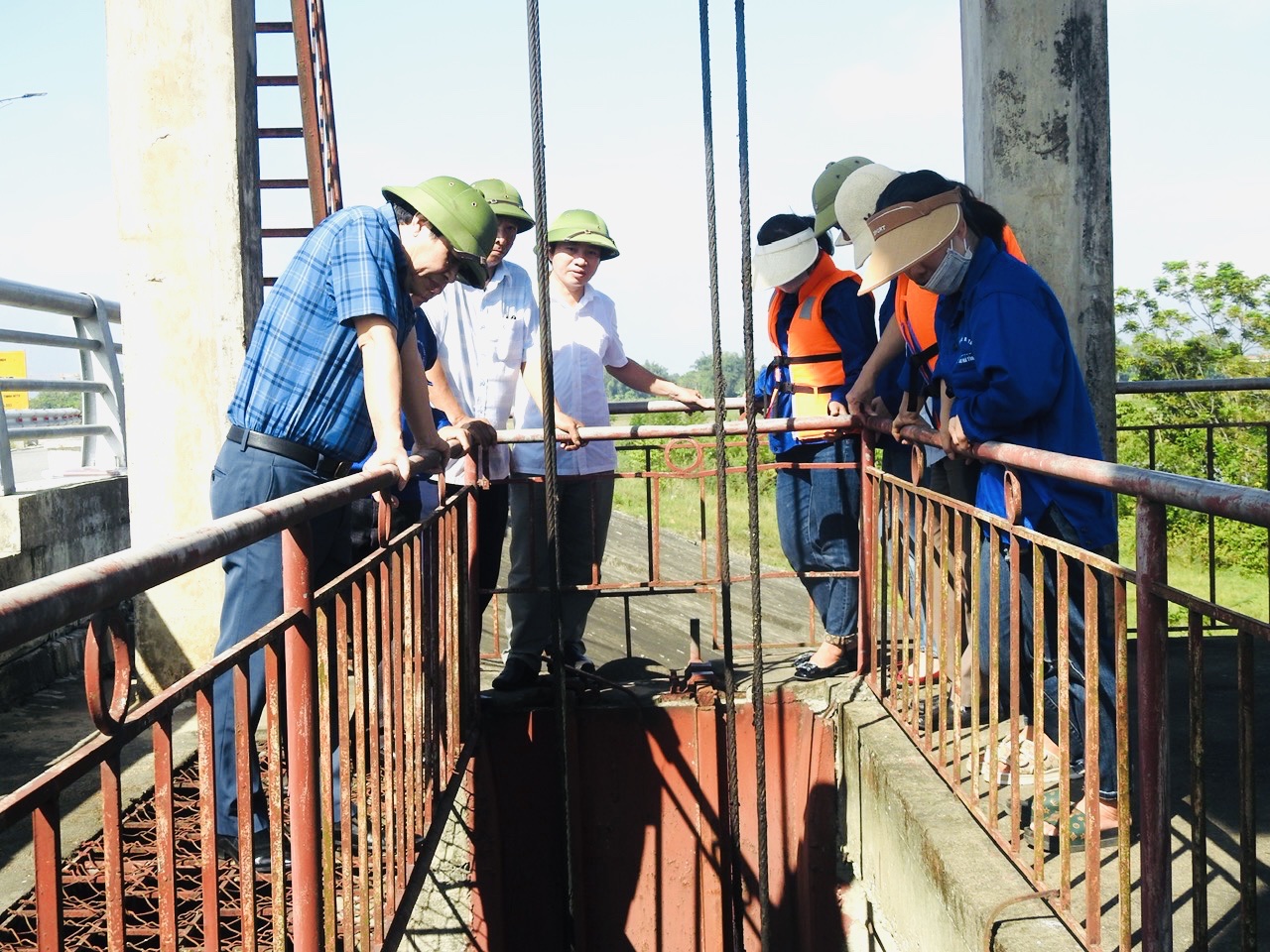 Hà Tĩnh ra văn bản yêu cầu đẩy nhanh tiến độ tại các dự án phòng chống sạt lở- Ảnh 3.