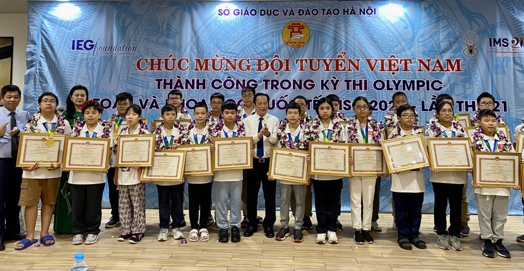 Học sinh Việt Nam giành huy chương Olympic toán và khoa học quốc tế 2024