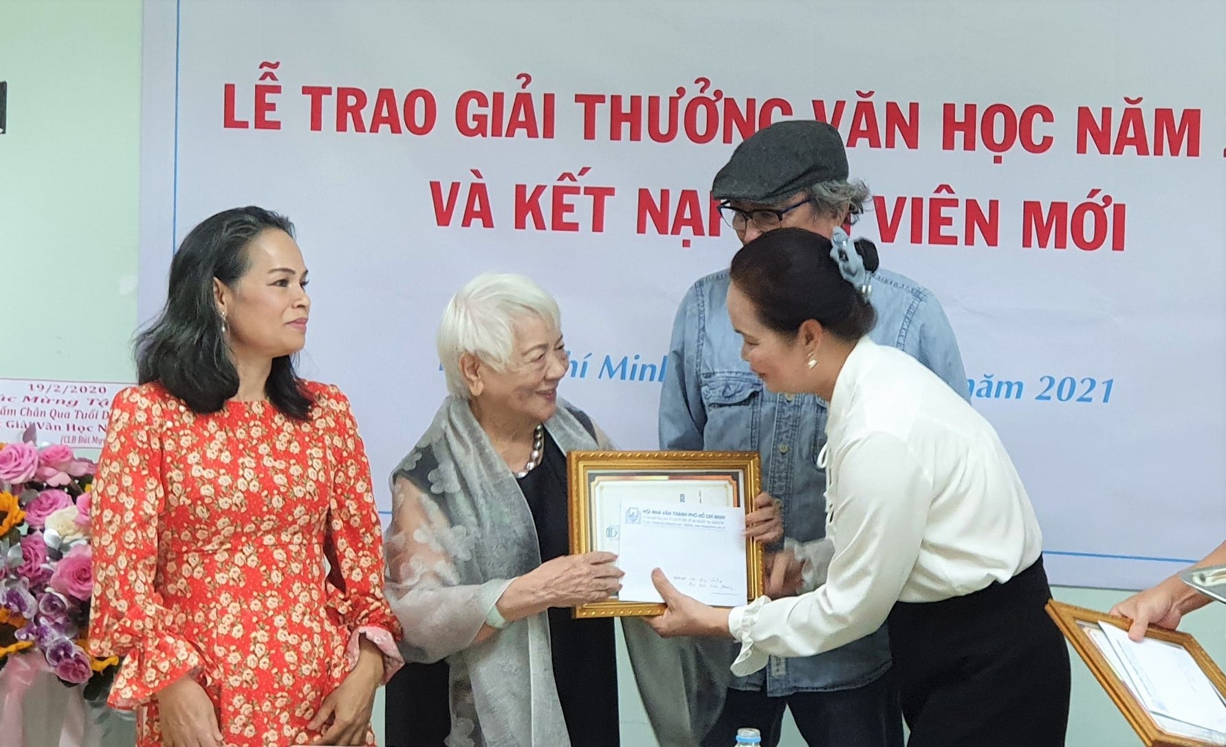 Nhà văn Xuân Phượng đi và đến...- Ảnh 3.