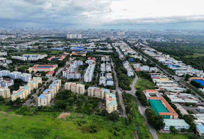 Vì sao người mua nhà thận trọng, chưa dám "xuống tiền" trong khi lãi ngân hàng đã giảm đáng kể?- Ảnh 2.