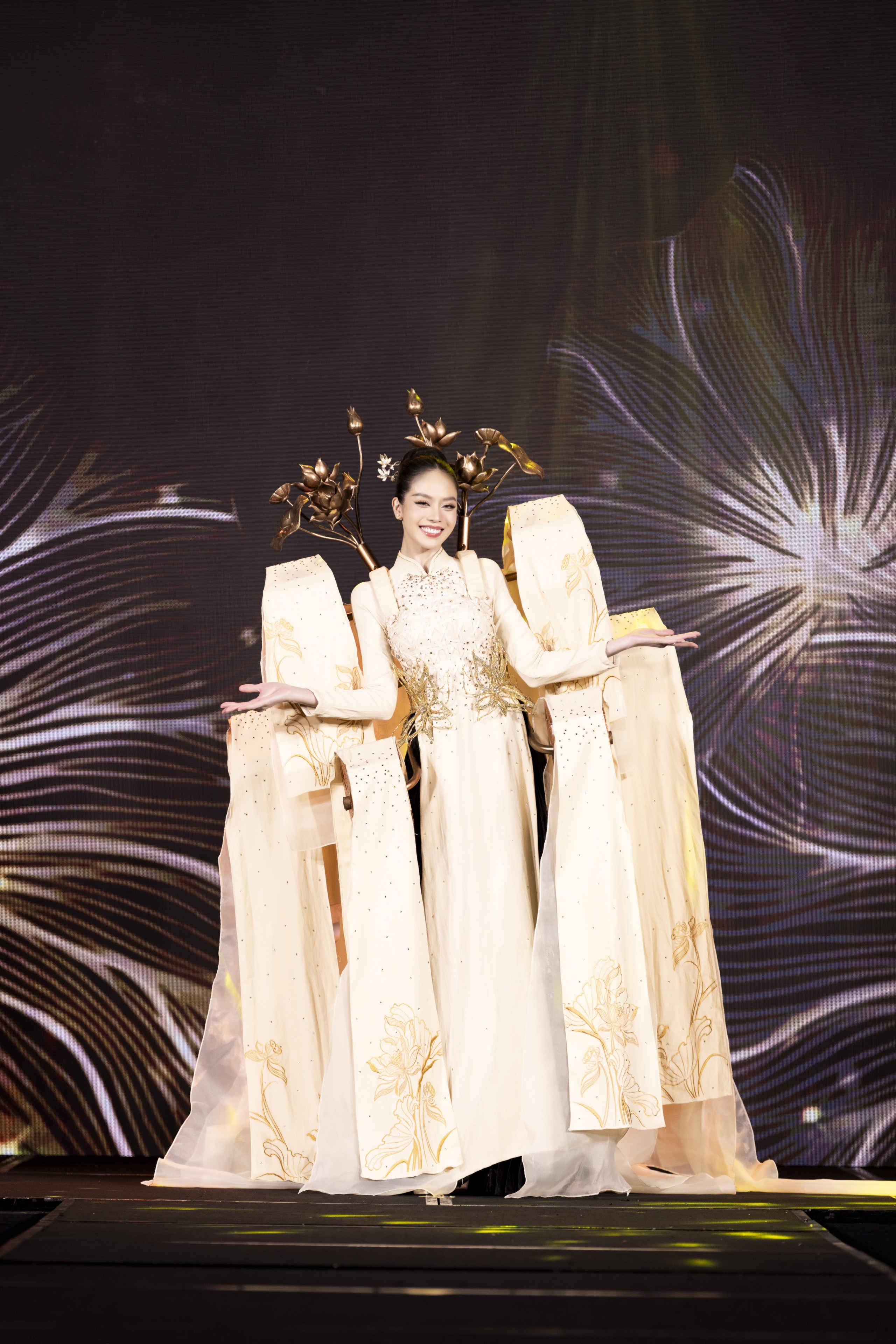 Hoa hậu Thanh Thuỷ chính thức là đại diện Việt Nam dự thi Miss International 2024- Ảnh 1.