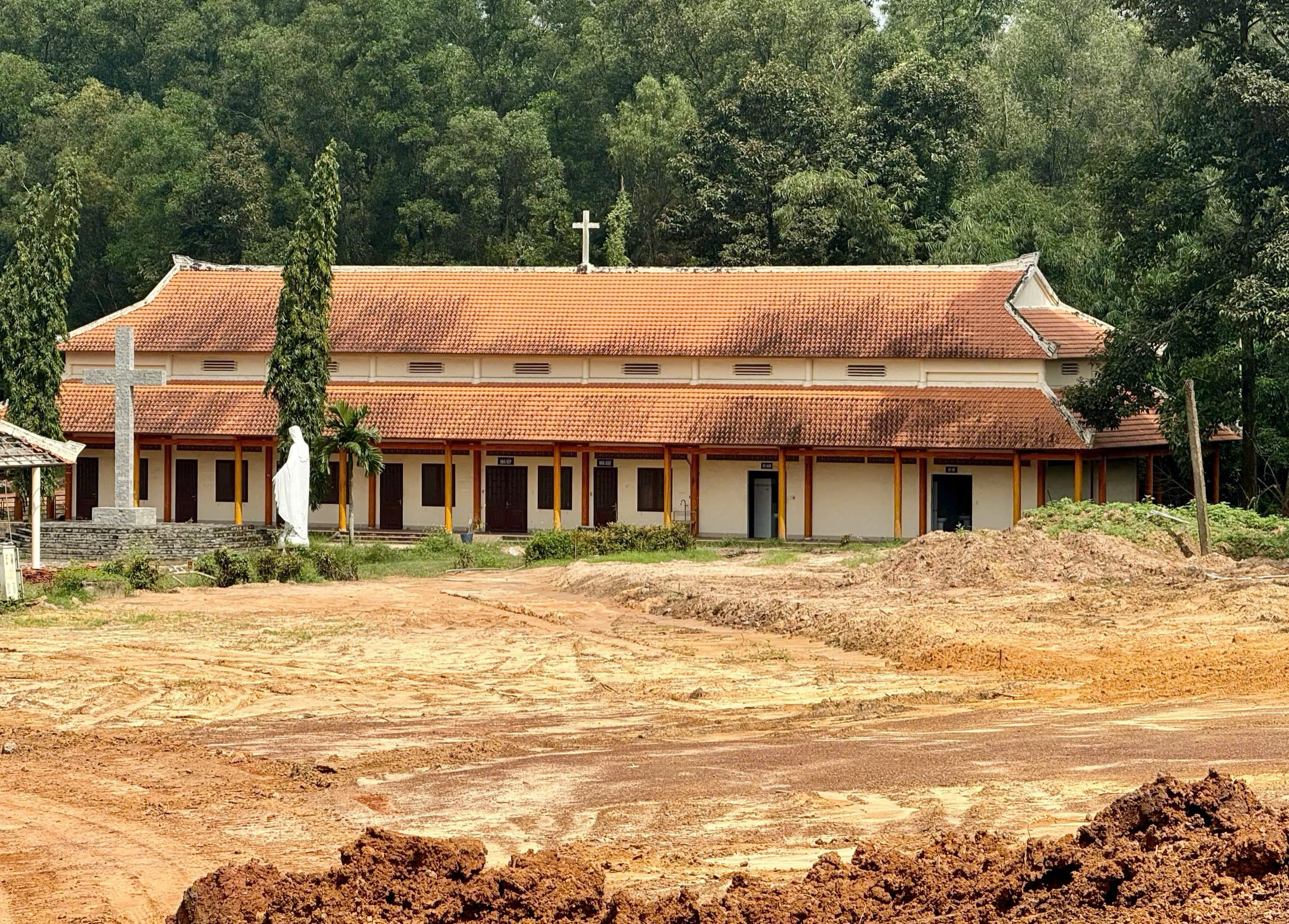 Cận cảnh công trường "ngổn ngang" của dự án cao tốc Biên Hòa - Vũng Tàu- Ảnh 2.