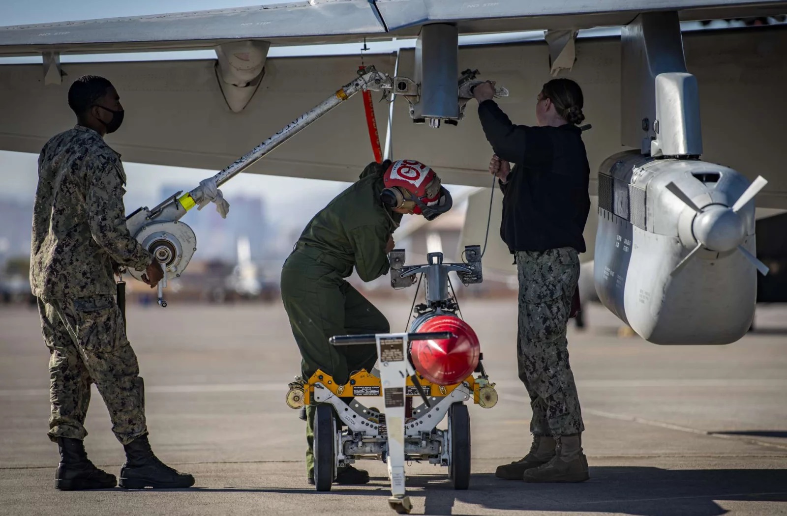 Tên lửa Ukraine nhận từ Mỹ có gì đặc biệt mà được kỳ vọng sẽ “khắc chế” S-300 và S-400 của Nga?- Ảnh 1.