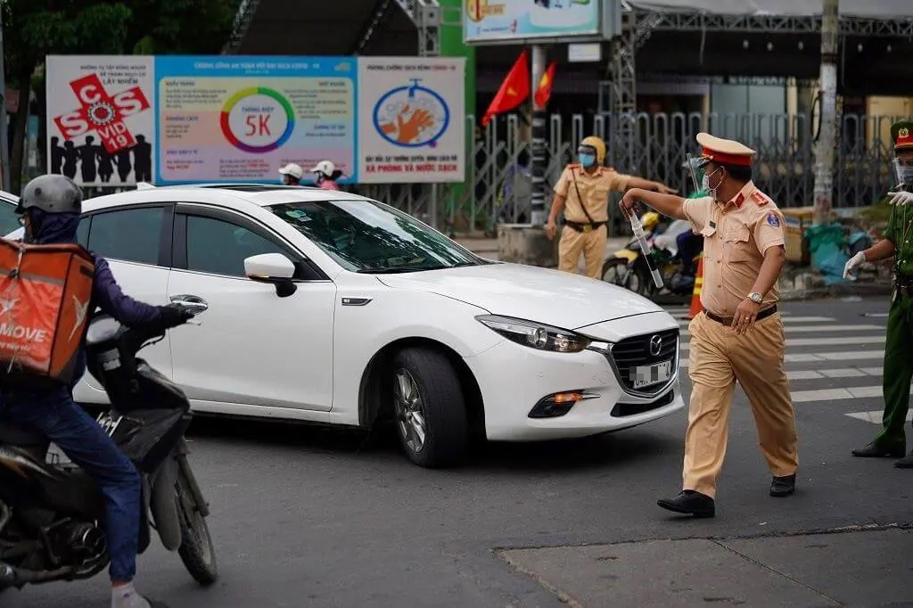 Quy định về chuyển hướng xe từ 1/1/2025, các tài xế cần biết tránh bị phạt nặng- Ảnh 1.