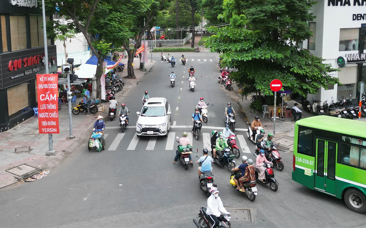 Gặp biển báo này các phương tiện không được phép đi vào, tài xế cần chú ý để không bị phạt