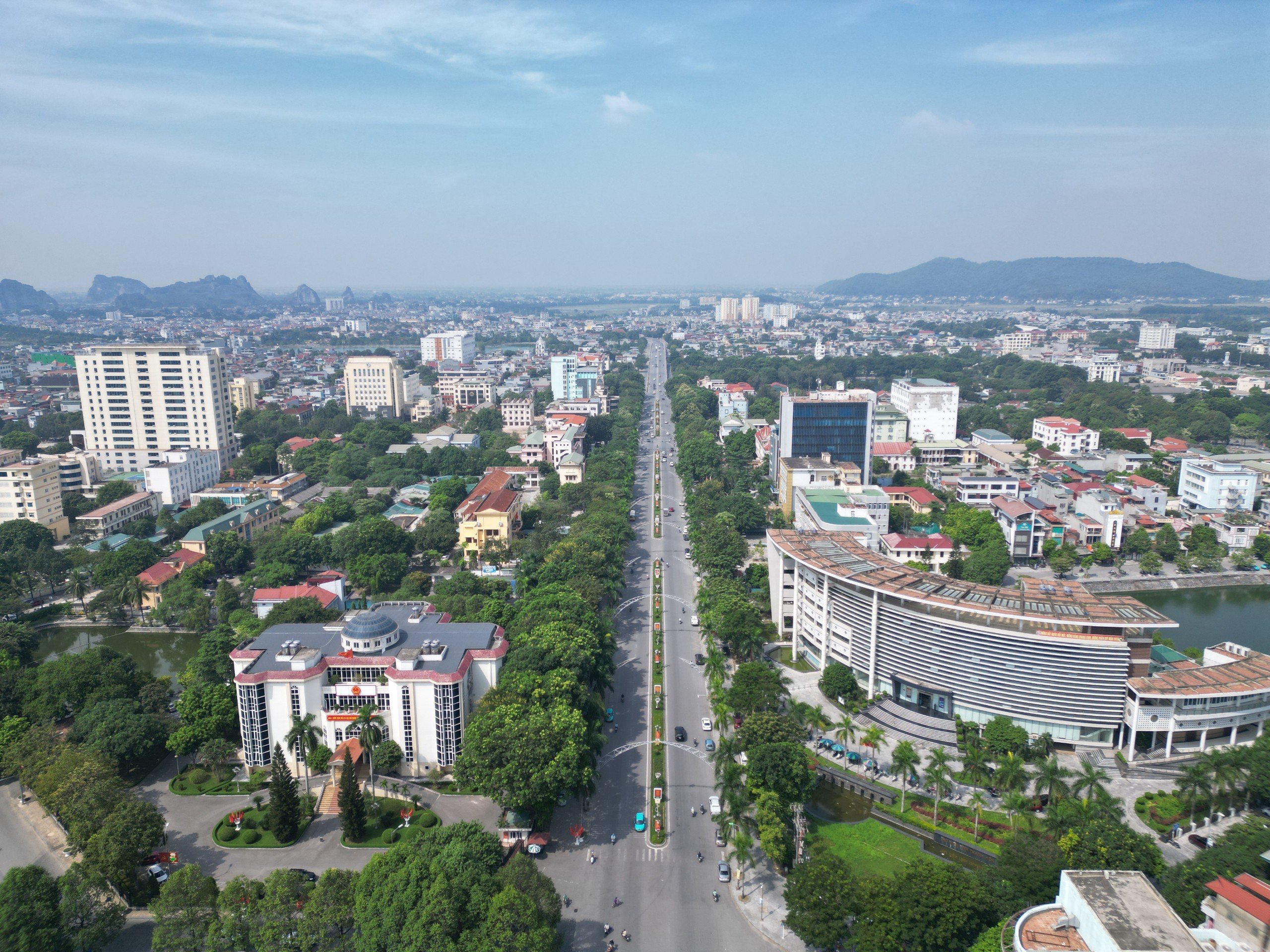 Thanh Hóa thu ngân sách 10 tháng đầu năm 2024 đạt 47.000 tỷ đồng- Ảnh 1.